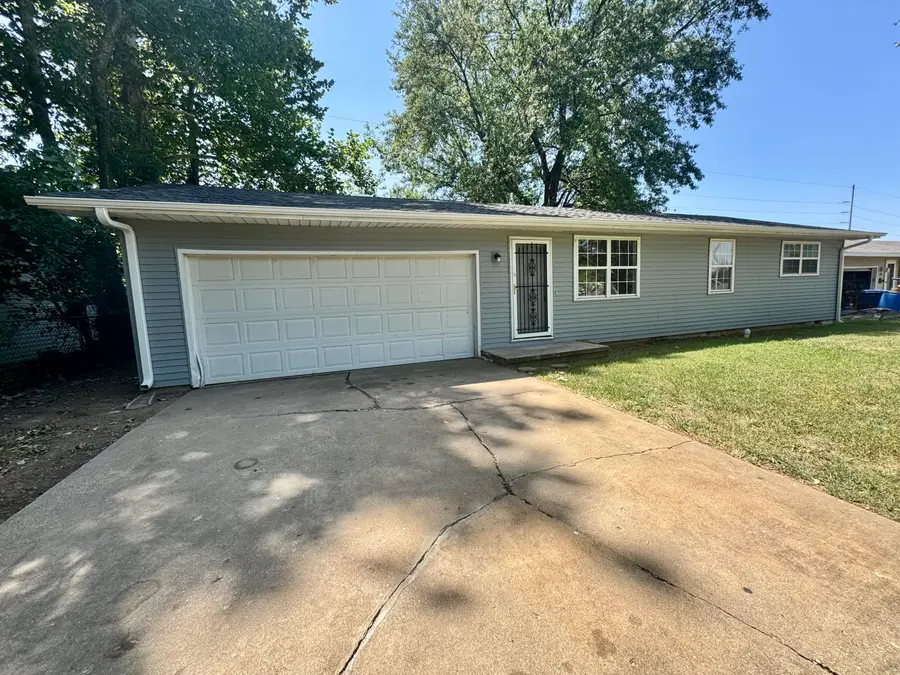 2908 W Scott Street, Springfield, MO 65802 - #2