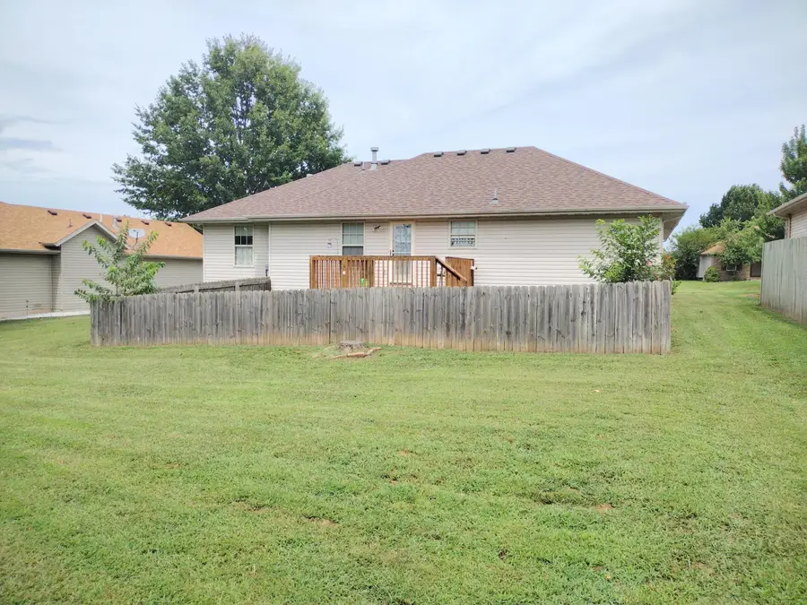 988 W Pembrook Avenue, Nixa, MO 65714 - #3