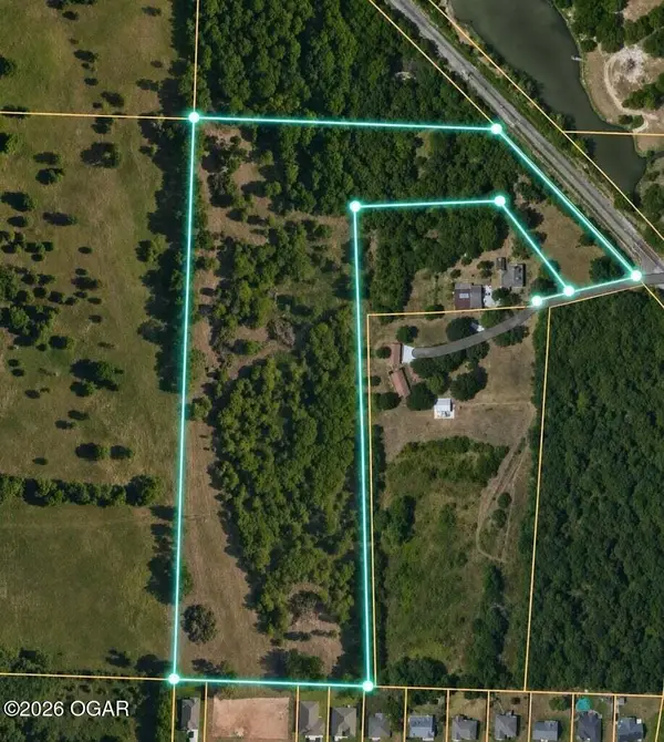 15.4+/- Central Avenue, Joplin, MO 64801