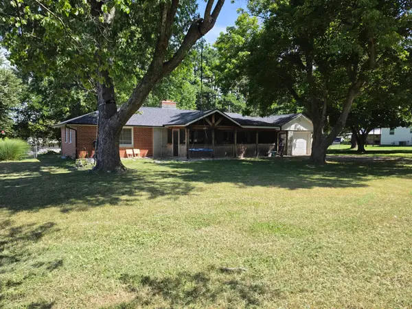 200 N Maple Street, Mansfield, MO 65704