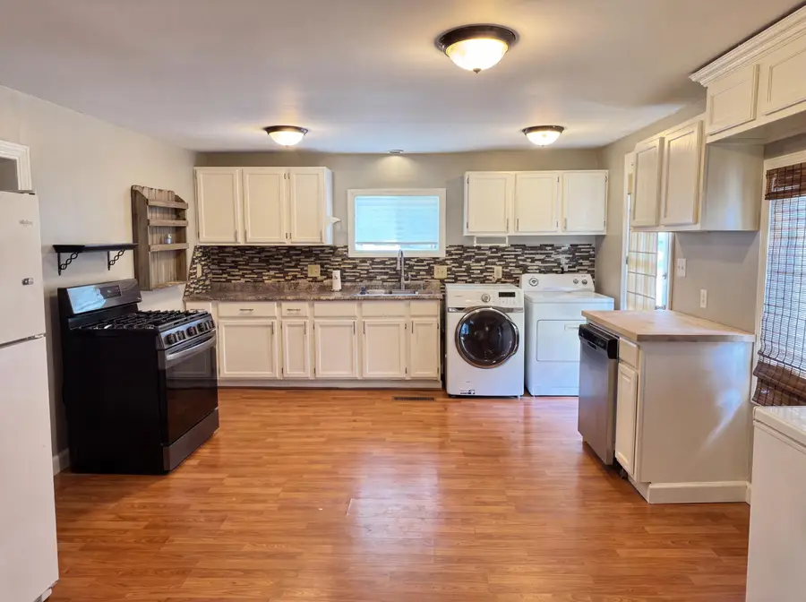 1446 E Whiteside Street, Springfield, MO 65804 - #2
