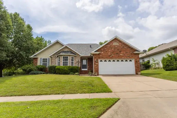 2226 E Kathryn Drive, Republic, MO 65738