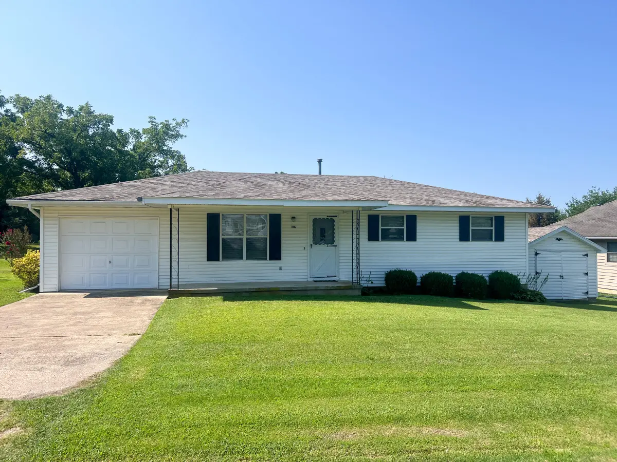 316 W 5th Street, Mountain Grove, MO 65711 - #1