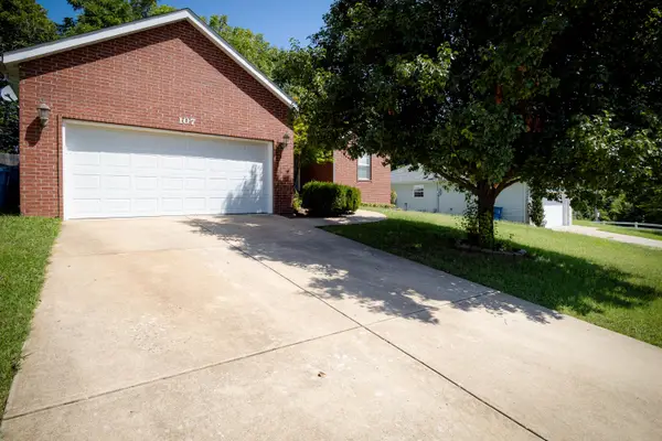 107 W Twin Oak Drive, Nixa, MO 65714