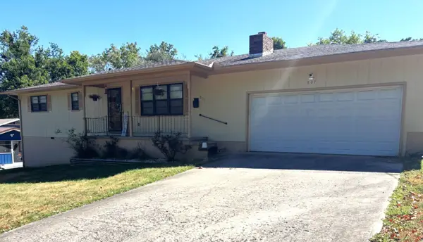 807 S Ripley Street, Neosho, MO 64850