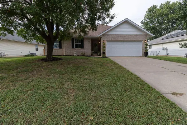 1331 W Turnberry Boulevard, Ozark, MO 65721