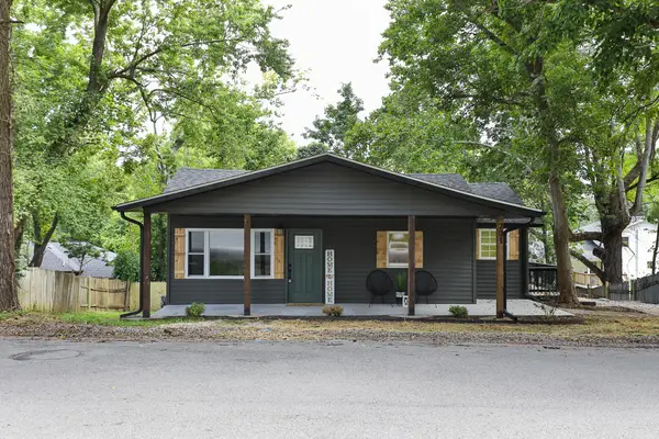 701 E Oak Street, Ozark, MO 65721