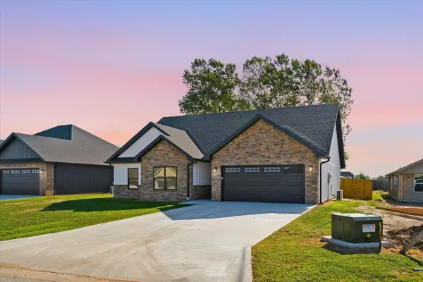 2750 S Caden Lane, Bolivar, MO 65613