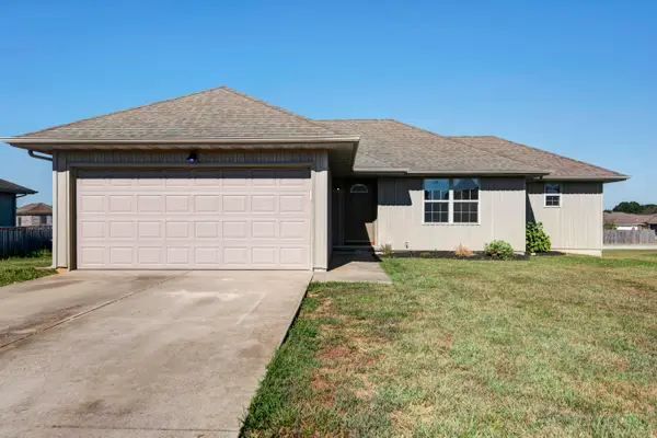107 Cherry Avenue, Clever, MO 65631