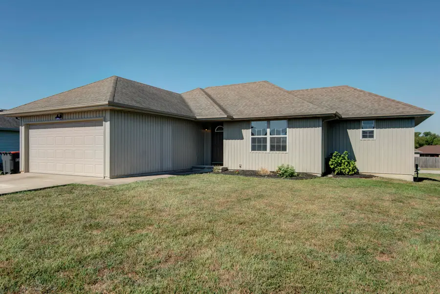 107 Cherry Avenue, Clever, MO 65631 - #2