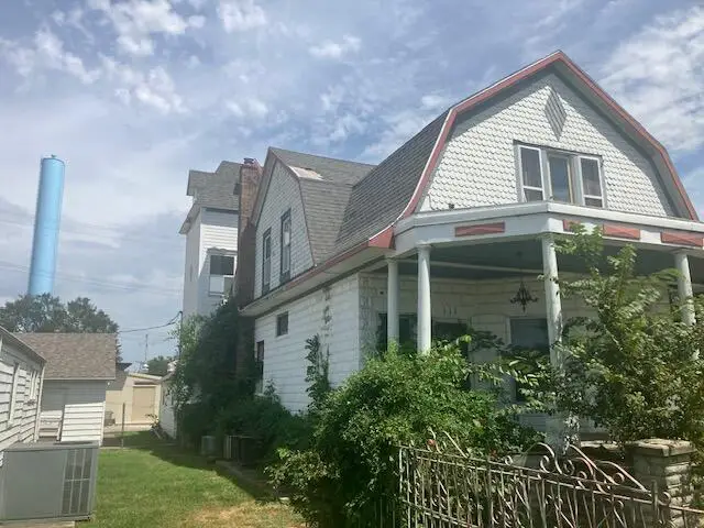 111 W Walnut Street, Columbus, KS 66725 - #2