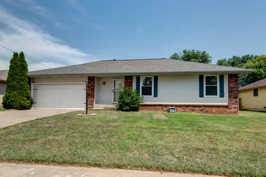 2120 S Golden Avenue, Springfield, MO 65807 - #2