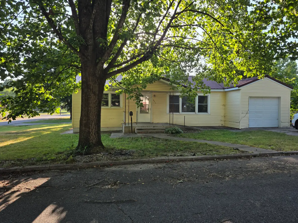 611 S Harrison Avenue, Aurora, MO 65605 - #1