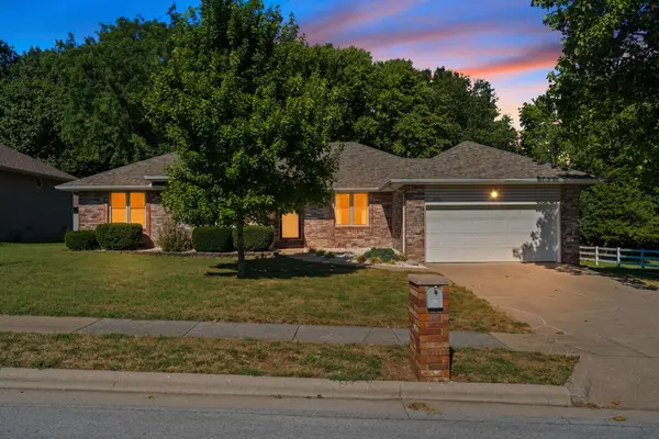 4055 N Pickwick Avenue, Springfield, MO 65803