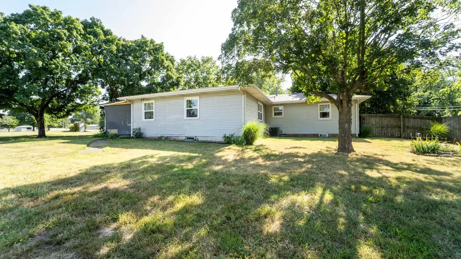 315 N Thurmond Avenue, Ash Grove, MO 65604 - #2