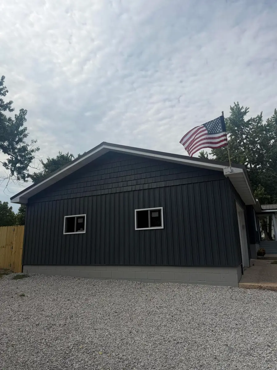 401 N Phelps Avenue, Mansfield, MO 65704 - #3