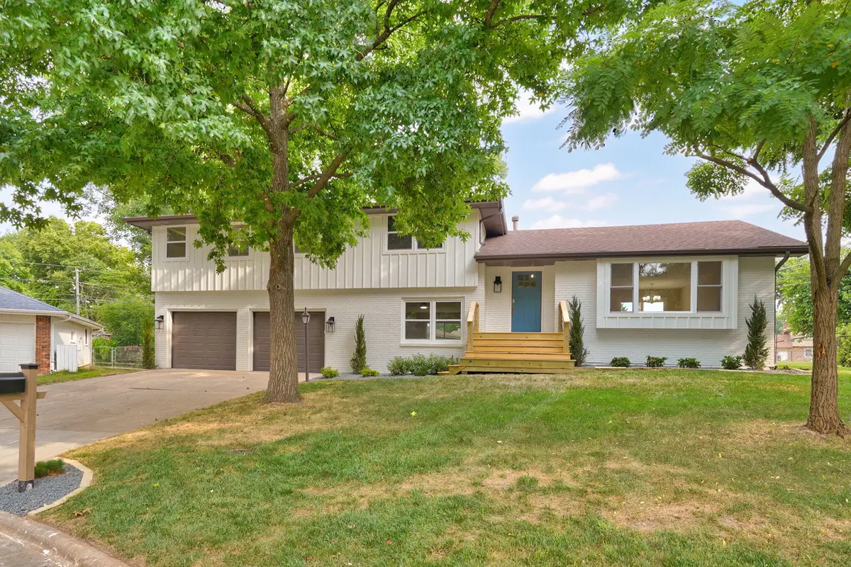 713 E Meadowlark Circle, Springfield, MO 65810 - #1