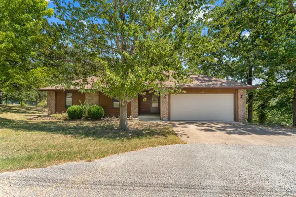 107 Oak Drive, Kimberling City, MO 65686