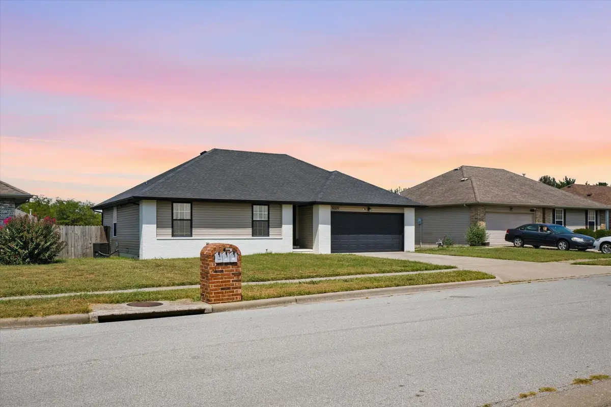4329 W La Casa Street, Springfield, MO 65802 - #1