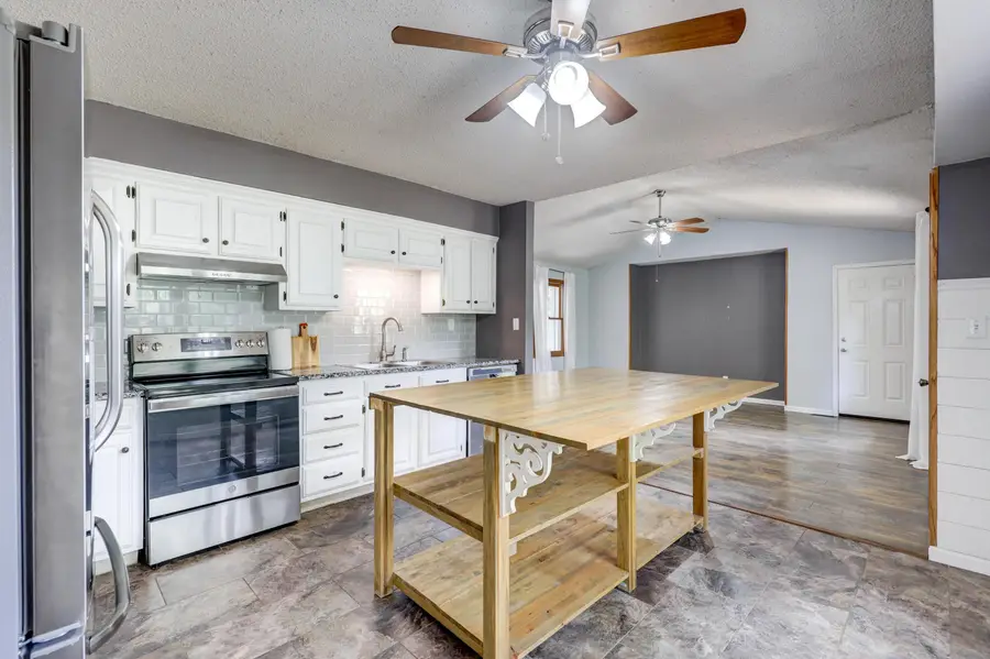 1701 Hickory Hills Drive, Joplin, MO 64801 - #2