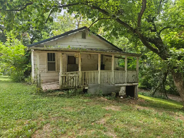 17882 3rd Street, Eminence, MO 65466