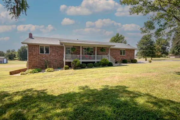 1433 N Emerald Hills Drive, Nixa, MO 65714