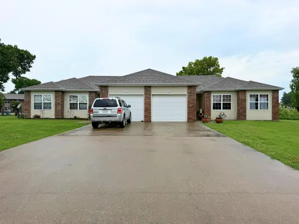420/2/5/7 W Bradford Street, Bolivar, MO 65613