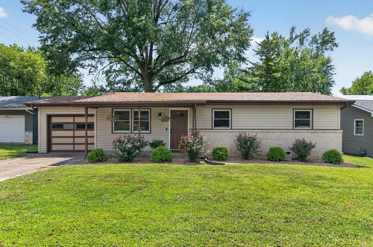 1112 E Mcclernon Street, Springfield, MO 65803 - #1