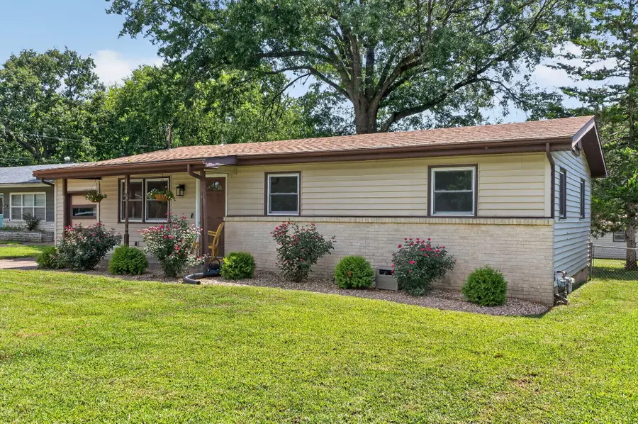 1112 E Mcclernon Street, Springfield, MO 65803 - #3