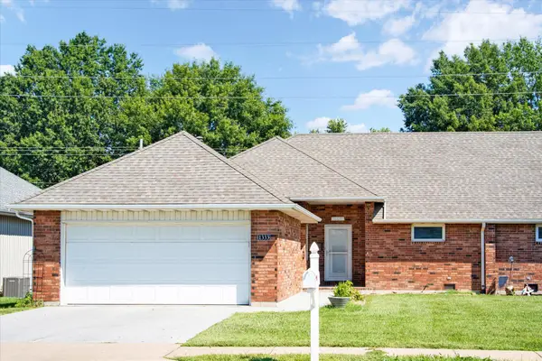 1333 W Edgewood Street, Springfield, MO 65807
