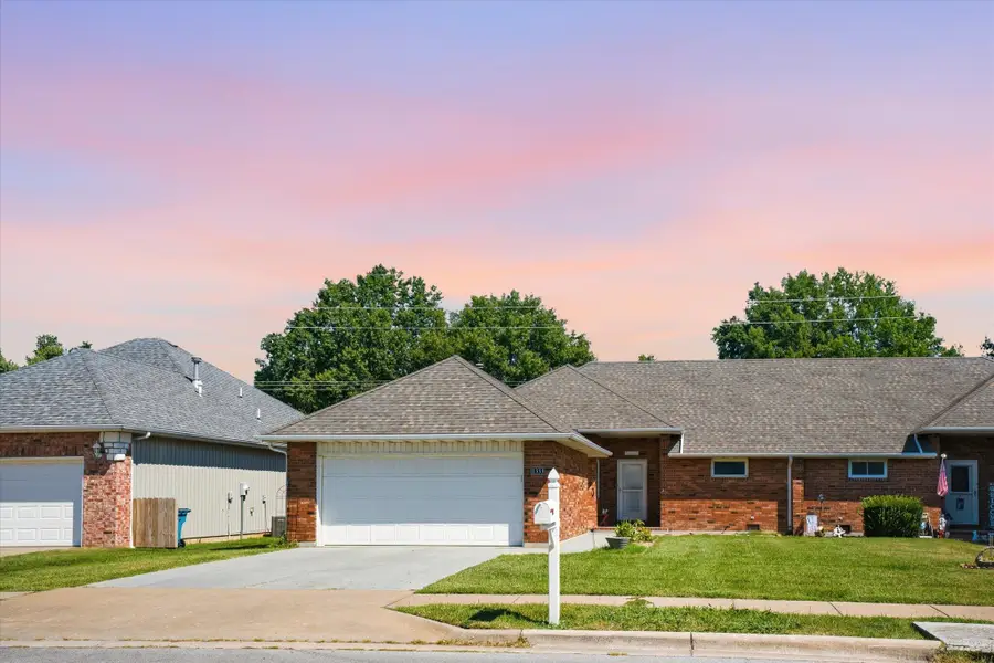1333 W Edgewood Street, Springfield, MO 65807 - #3