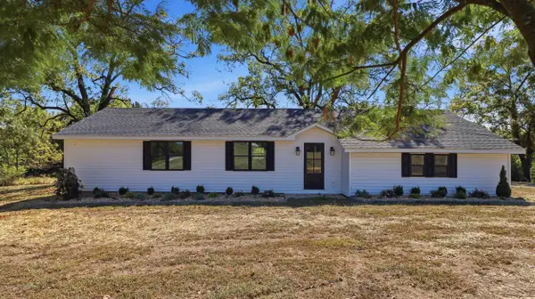 8574 County Road 6890, West Plains, MO 65775