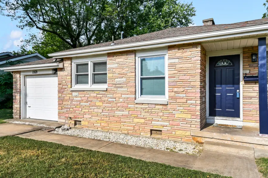 1929 S Fairway Avenue, Springfield, MO 65804 - #3