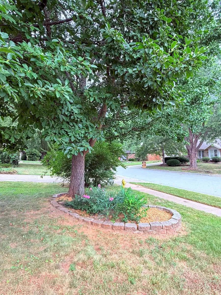 3447 S Valley View Avenue, Springfield, MO 65804 - #3