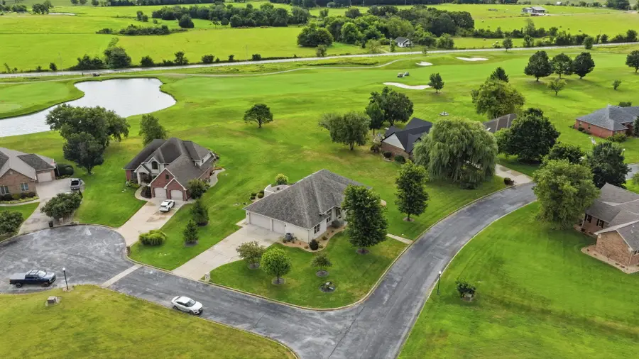 1586 Silo Place, Bolivar, MO 65613 - #3