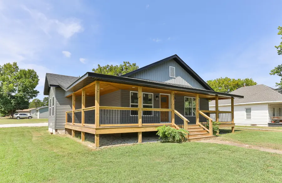 623 N Main Avenue, Bolivar, MO 65613 - #2