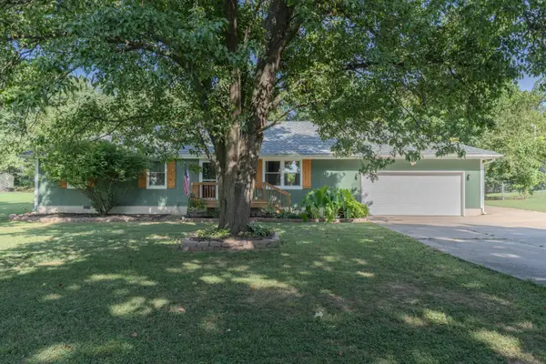 1804 S 14th Avenue, Ozark, MO 65721