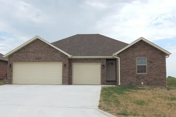 3761 W Riley Street, Bolivar, MO 65613