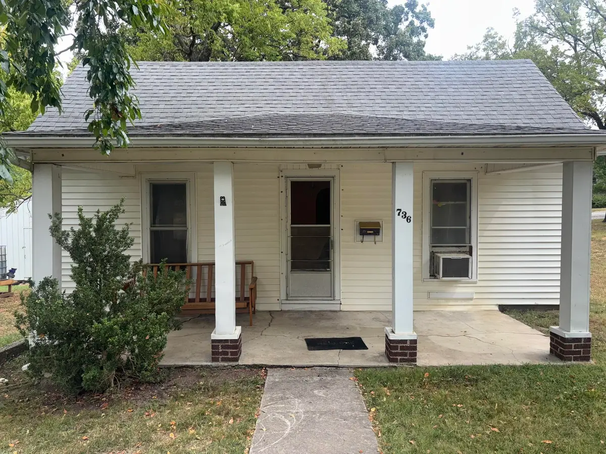 736 E 14th Street, Baxter Springs, KS 66713 - #1