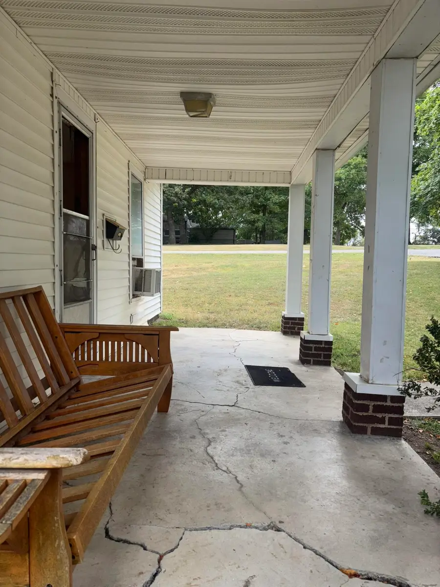 736 E 14th Street, Baxter Springs, KS 66713 - #2