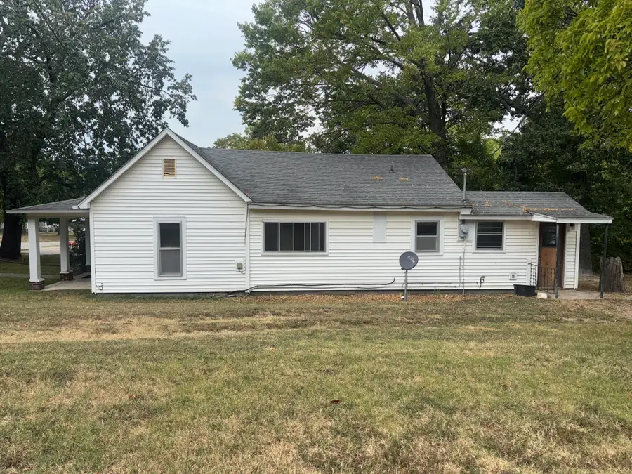 736 E 14th Street, Baxter Springs, KS 66713 - #3