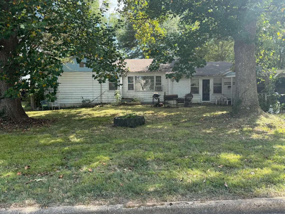 1038 Grace Avenue, West Plains, MO 65775 - #1
