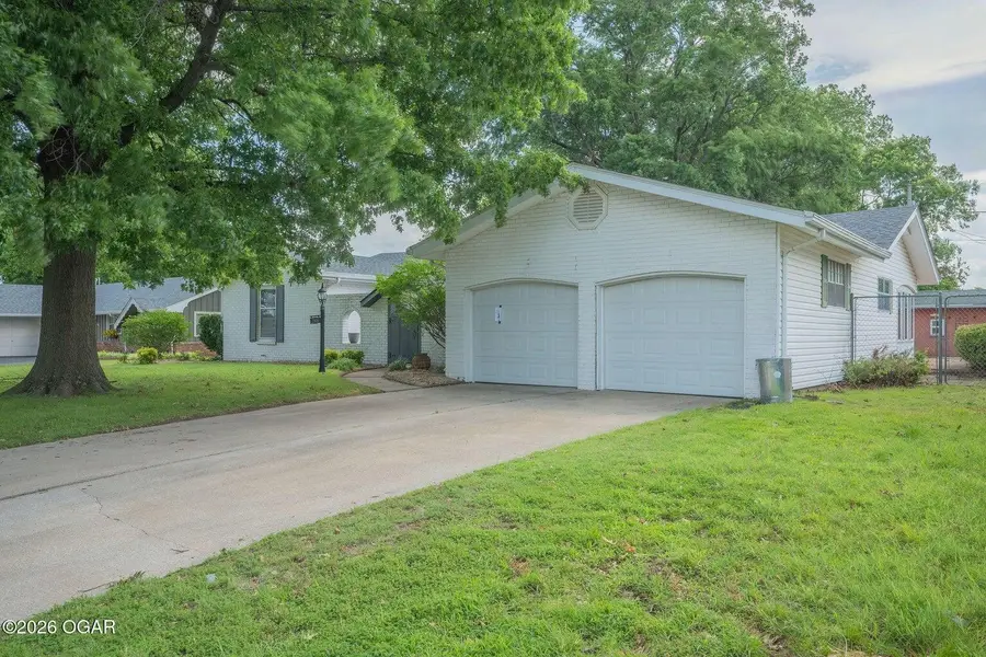 2905 S Illinois Avenue, Joplin, MO 64804 - #2