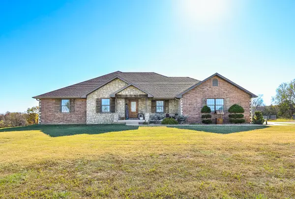 1558 E 432nd Road, Bolivar, MO 65613