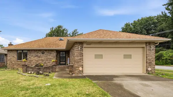 2007 S Lancaster Avenue, Springfield, MO 65807
