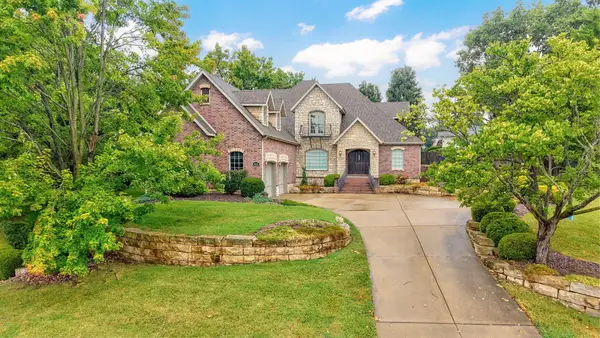 5806 S Brightwater Trail, Springfield, MO 65810