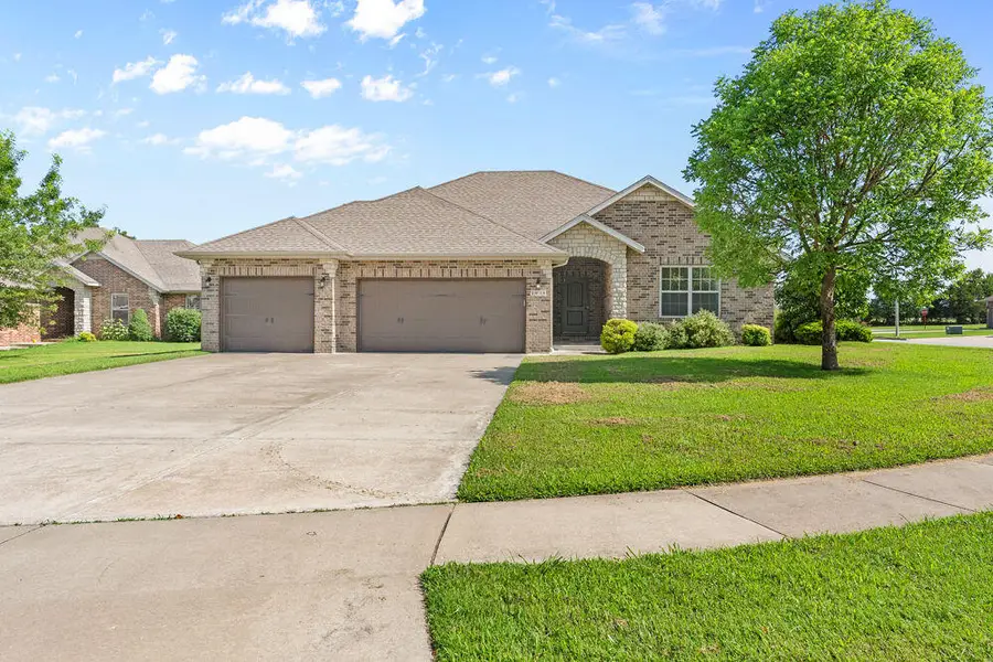 1935 N Pavilion Place, Strafford, MO 65757 - #2