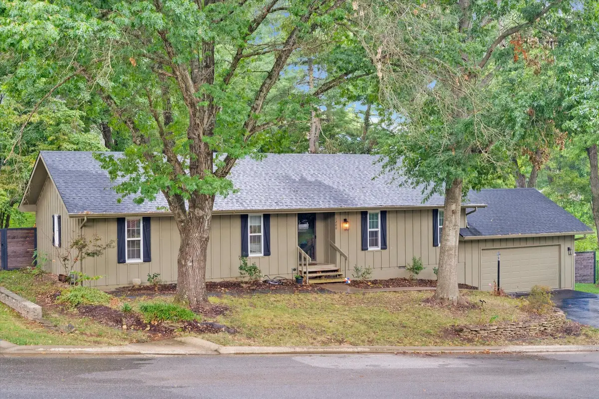 1200 E Summerhill Street, Ozark, MO 65721 - #1