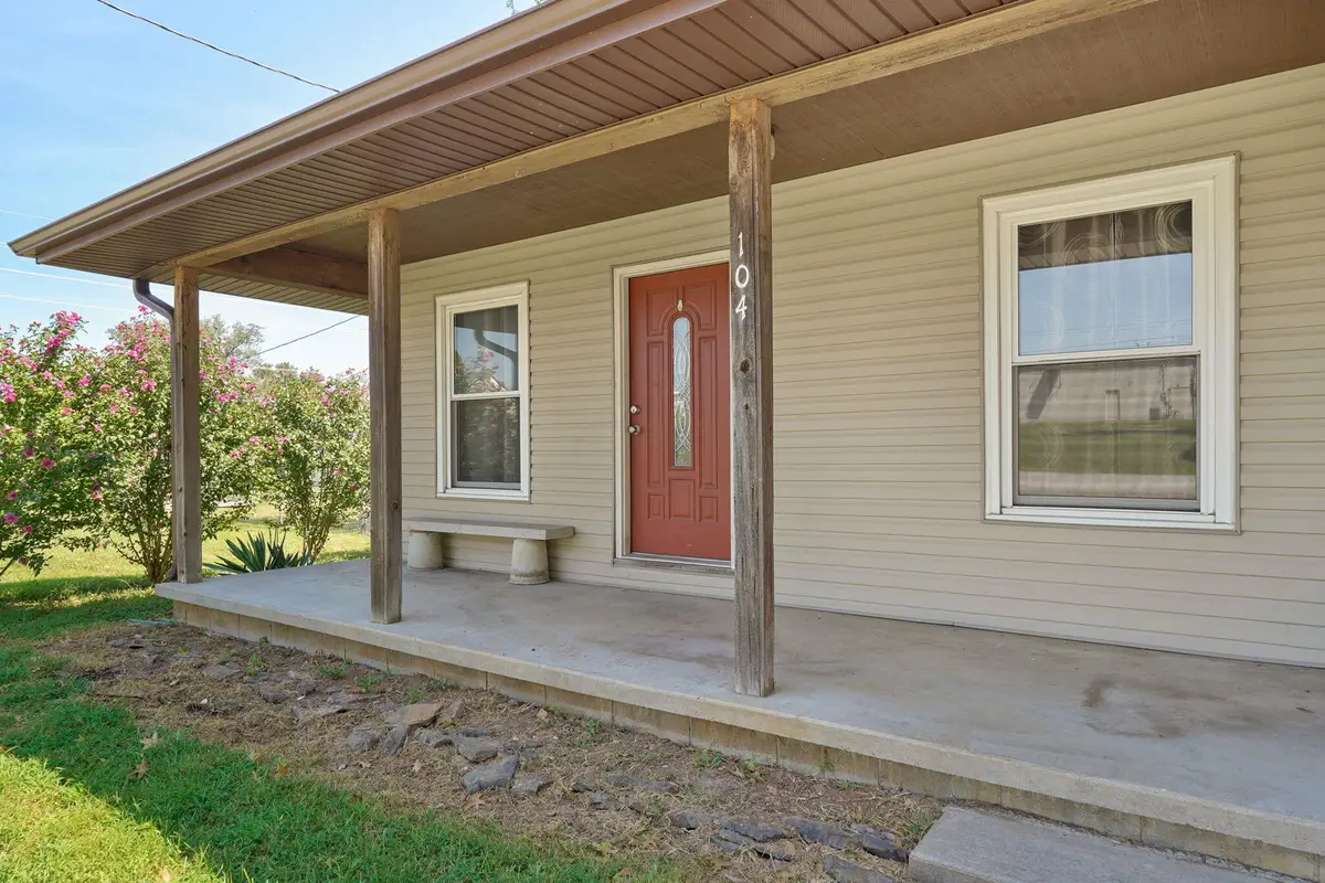 104 S Delaware Street, Nixa, MO 65714 - #1