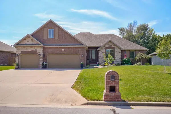 1124 E Headley Street, Springfield, MO 65803